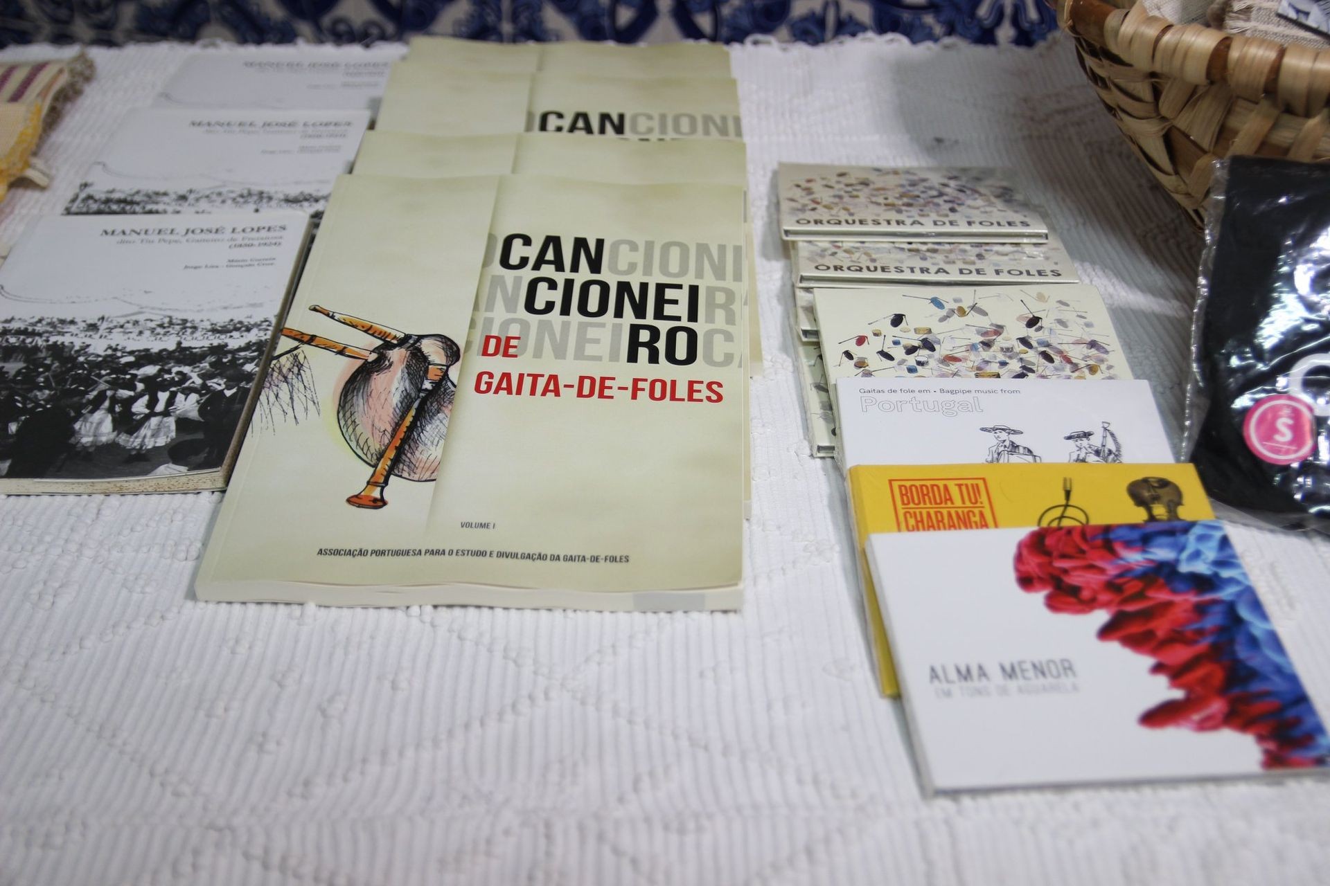 Apresentação de livros e CDs